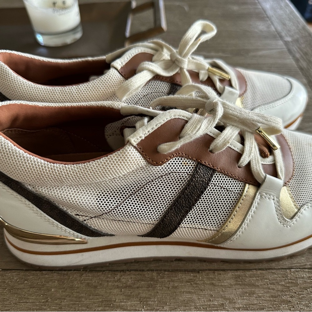 Michael Kors Women's Cream and Gold Sneakers